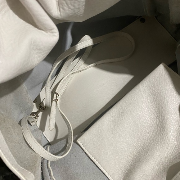 Balenciaga tote with some flaws. All my items are guaranteed authentic.read ‼️ - Picture 12 of 16